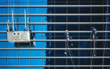 Работодатели поискаха да се замрази минималната заплата