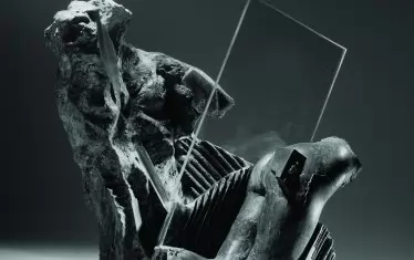 "През витрината", 90-те, бронз, стъкло, Стопанска камара - София 