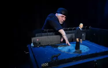  Христо Мутафчиев в моноспектакъла "Плач на ангел" с автор Стефан Цанев.