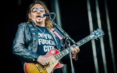  Музикантът с истинското си лице.