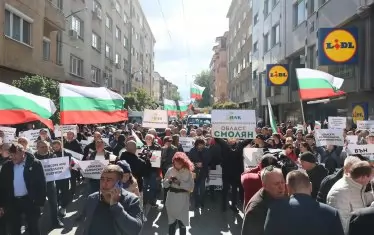 Земеделци протестираха срещу ваксинирането на добитъка