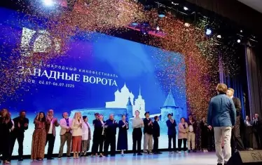 Режисьорката Ралчева (с русата коса на преден план) на фестивала в Псков това лято.