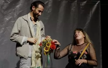  Пишман-астроложката Джина Джоунс - Маргарита Хлебарова. 