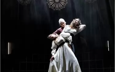  Койна Русева като Дракула