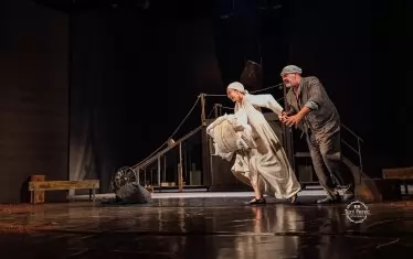  Елица и Манол пърхат под ръка.