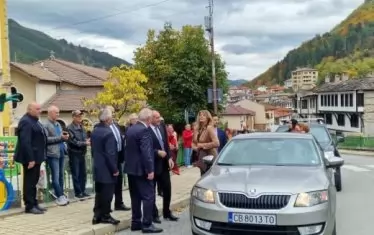 Президентът вече се вози с колата на съпругата си
