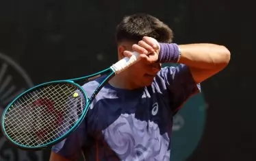Василев спечели само един сет в три мача от Финалите на ITF