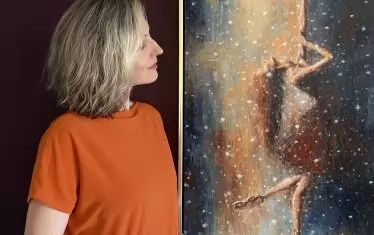  Авторката до една от своите картини.