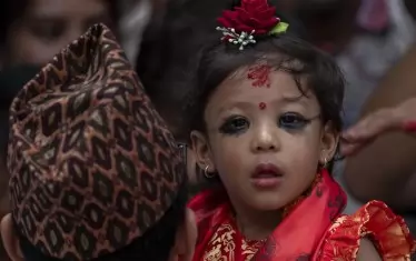 Непал избра 2-годишно момиченце за нова жива богиня