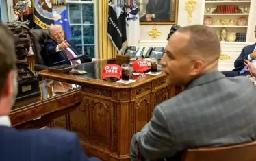 Правителството на САЩ частично спря работа