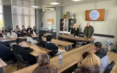 Клипчета в TikTok и Instagram ще учат младите да харчат разумно