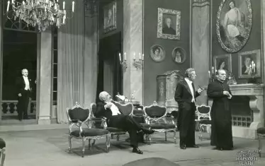  Сцена от "Г-да Глембаеви" през 40-те години на ХХ век.