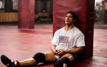 Скалата е спряган за награди заради неочаквано драматичното си превъплъщение.