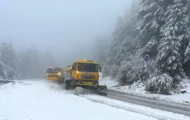 Сняг започна да трупа и на Витоша. 
