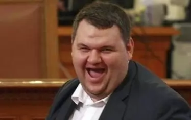 Новият филм на М. Генчев: Тефтерчето на Пеевски