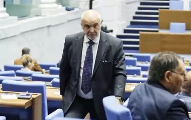 Управляващите посичат целия спорт заради футболните хулигани