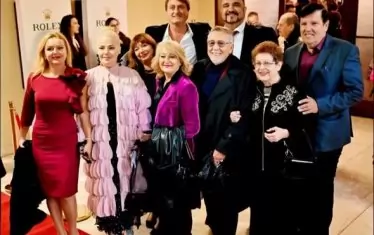  Стефка Евстатиева (първата вдясно) на финала на "Опералия" в зала "България" на 26 октомври.