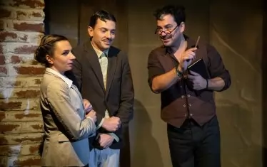  Лана Гекова, Боян Арсов и Мартин Каров, на когото принадлежат и преводът на текста, и музката към спектакъла.