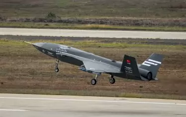 Турция успешно тества безпилотен изтребител