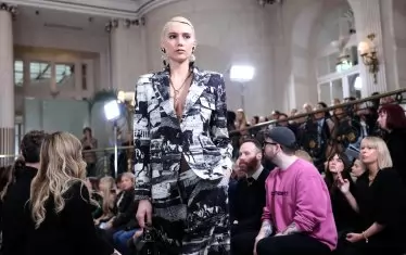  Инвенция на Пол Костело от Седмицата на модата в Лондон, февруари 2025.