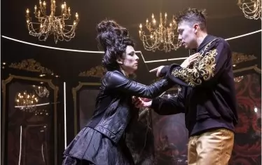  Екатерина Втора със сина си Диди (Александър Карасански).