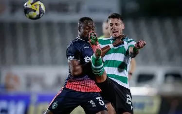 Звезда на "Лудогорец" се контузи тежко след сблъсък с рефер