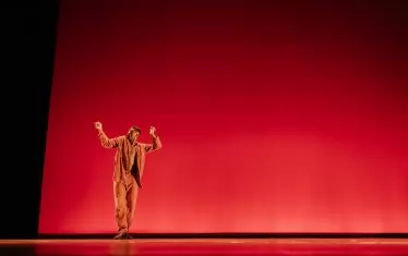  Сцена от „Черно“ на Oulouy (Испания)