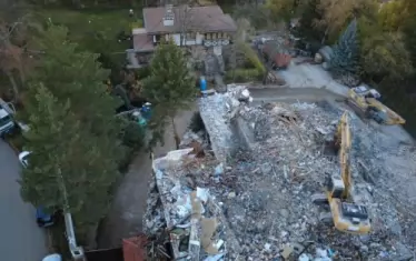 Сараят на Ахмед Доган в "Бояна" е напълно разрушен