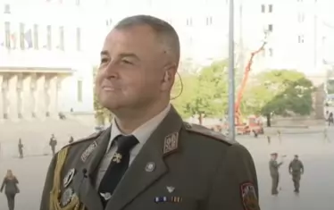 Армията сменя съветските "Макаров" с хиляди американски пистолети