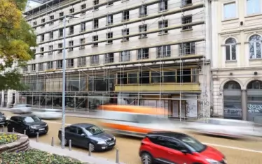 Най-после започна ремонт на емблематичната сграда на хотел "България"