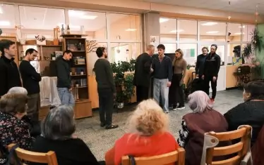  Актьорите от Народния театър очароваха най-благодарната публика.