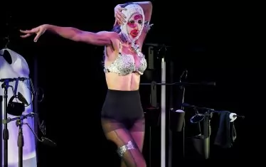  Християна Косиари (Гърция) в Runway