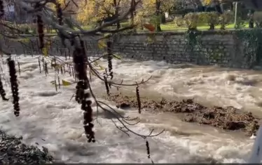 Залят мост откъсна 6 села в Родопите