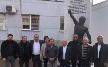 Сред официалните гости бе и братът на Наим - Мухарем (третият отляво), който дълго време бе и треньор на турския национален отбор