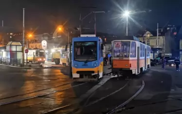 Два трамвая дерайлираха в София 