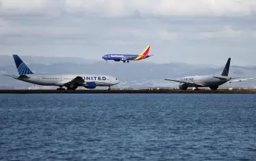 Колапсът на летищата в САЩ продължава