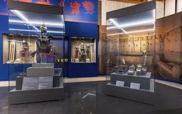  Тракийско бойно снаряжение привлича публиката в обновената зала.