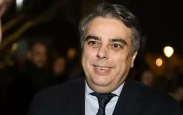 Общинари от ДПС разбуниха среща на Асен Василев в Кърджали