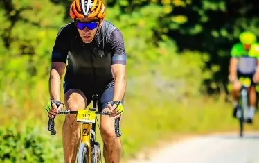  Актьорът колоездач по време на българския етап от тазгодишния Тур дьо Франс.