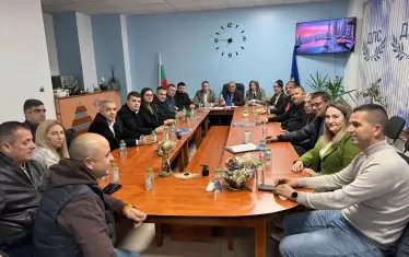 Пеевски насрочи контрапротести