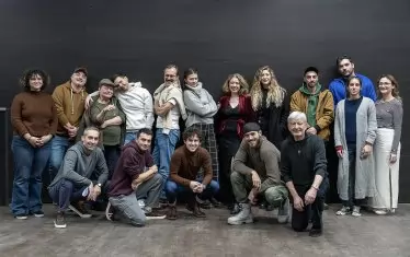  Екипът отбелязва старта на репетициите.