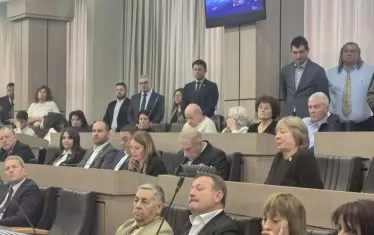  Рачков по време на тържественото заседание на Общинския съвет на Бургас навръх Никулден.