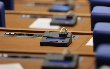 Бюджетът за пенсии мина насред обвинения за нелегитимност