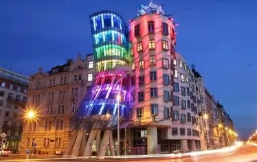 Танцуващата къща в Прага