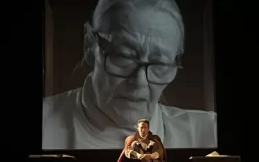  Цветана Манева е специален участник в представлението.