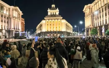  Множеството в началото на протеста