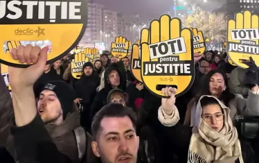 Филм за корупцията разтърси Румъния и извади хората на улицата