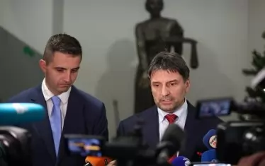 Говорителят на Софийска районна прокуратура Николай Николаев и шефът на СДВР Любомир Николов разказват за разкритията в училището