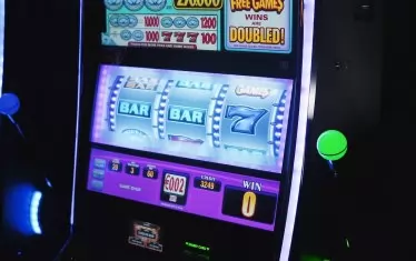 Онлайн казино е осъдено, че е пуснало пристрастен да залага