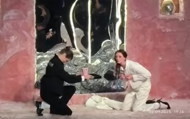 "Слугините" от Жан Жьоне на ДКТ - Враца, с режисьор Крис Шарков. 